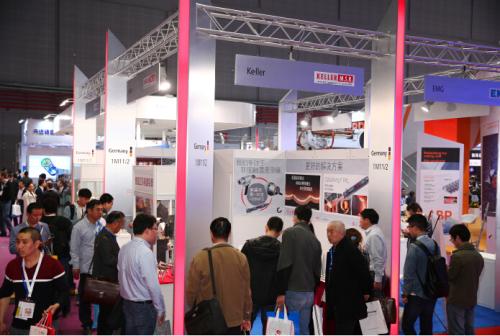 专业礼仪服务，助您闪耀2018第27届越南国际金属加工及冶金工业展览会